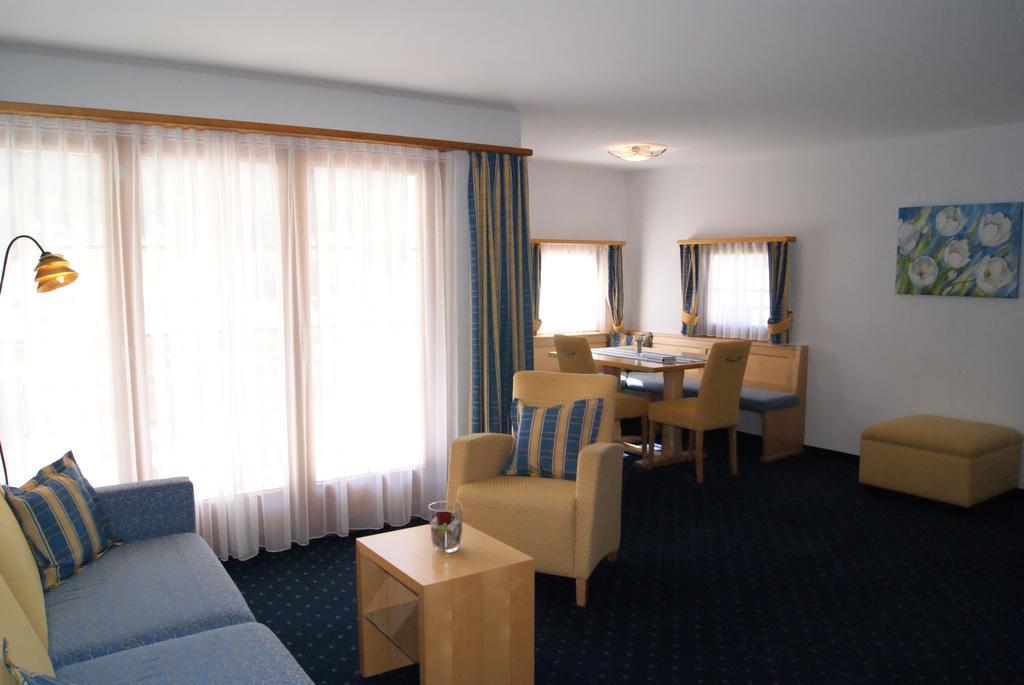 Ferienwohnungen Hotel Allegra Zuoz Eksteriør billede